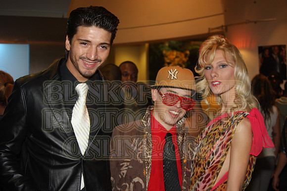 FASHION DESIGNER INDASHIO & GUESTS