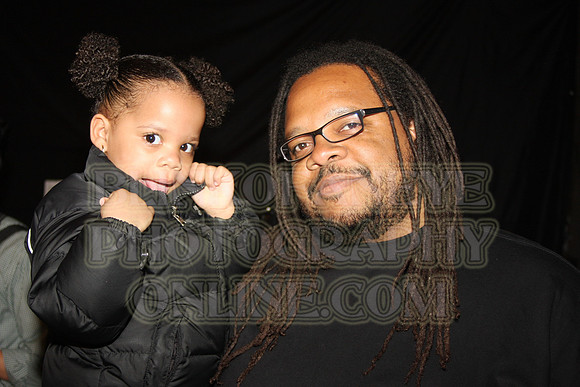 CHRIS ROBINSON & HIS DAUGHTER CHLOE