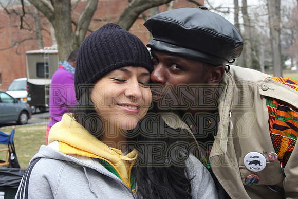 AWWW...DEREK LUKE SHOWS HIS WIFE SOFIA SOME LOVE!
