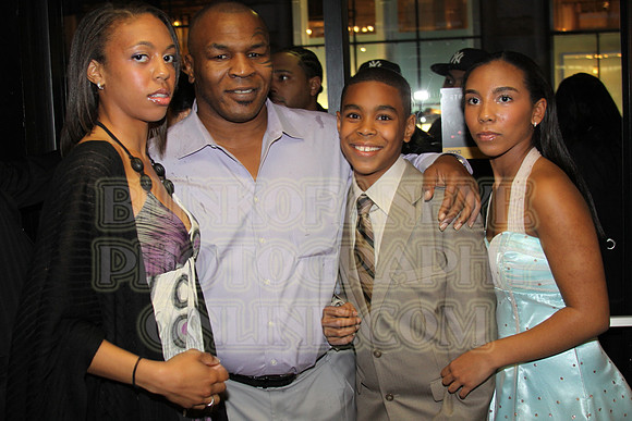 MIKE TYSON & HIS CHILDREN GINA, AMIR, RAINA
